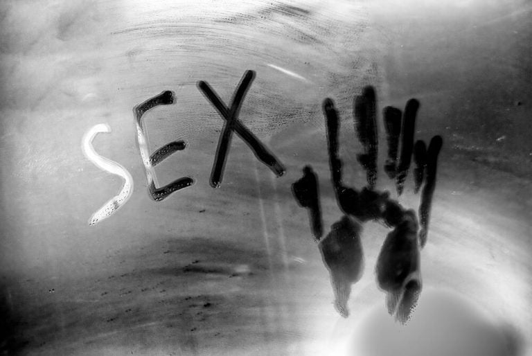 4 dicas para fazer sexo no banho
