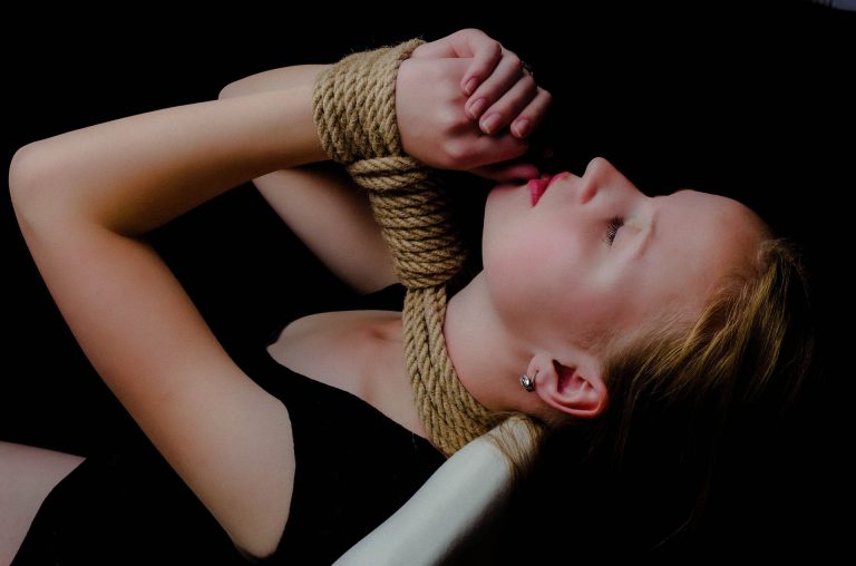 Conheça mais sobre a Arte Shibari | | Miess Sex Shop & Lingerie
