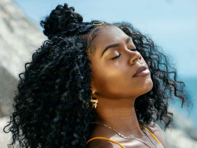 mulher com baby hair