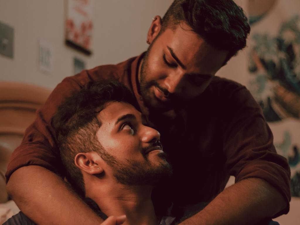 Casal de homens juntos