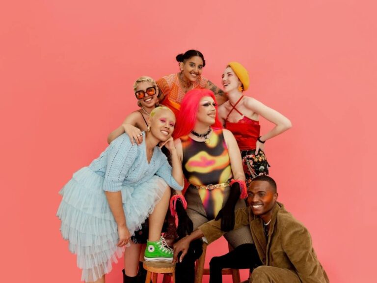 Pessoas LGBT reunidas