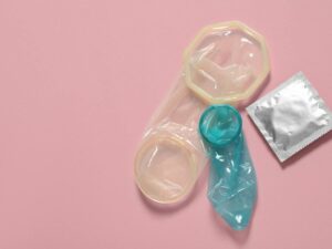 Sexo seguro: aprenda a detectar camisinha furada