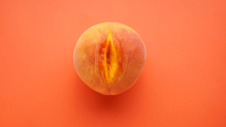 pêssego representando vagina