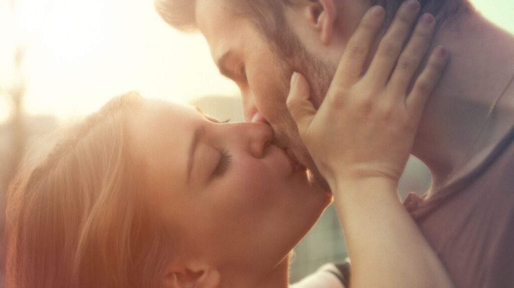 casal se beijando